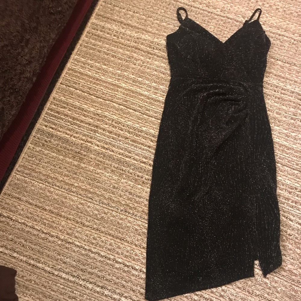 Little black dress! Sz small women’s ! Sexy and classy